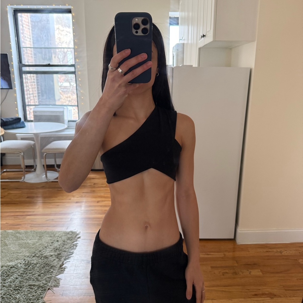 Chic Black One-Shoulder Crop Top
